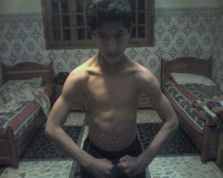là c encor moi avec mes muscles de fers